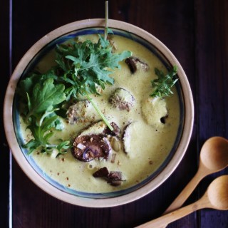 Raw Mushroom and Onion Vegan Curry