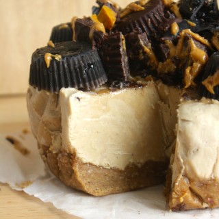 Peanut Butter and Banana Cheesecake